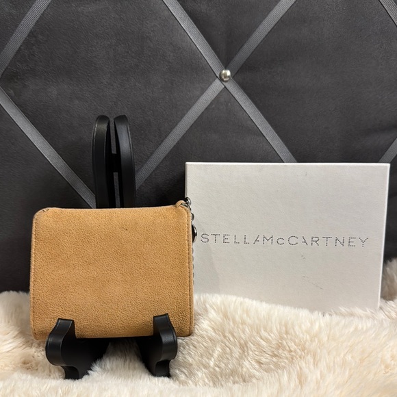 Authentic Stella McCartney Tan Mini Trifold Wallet with Chain Trim - Picture 3 of 11